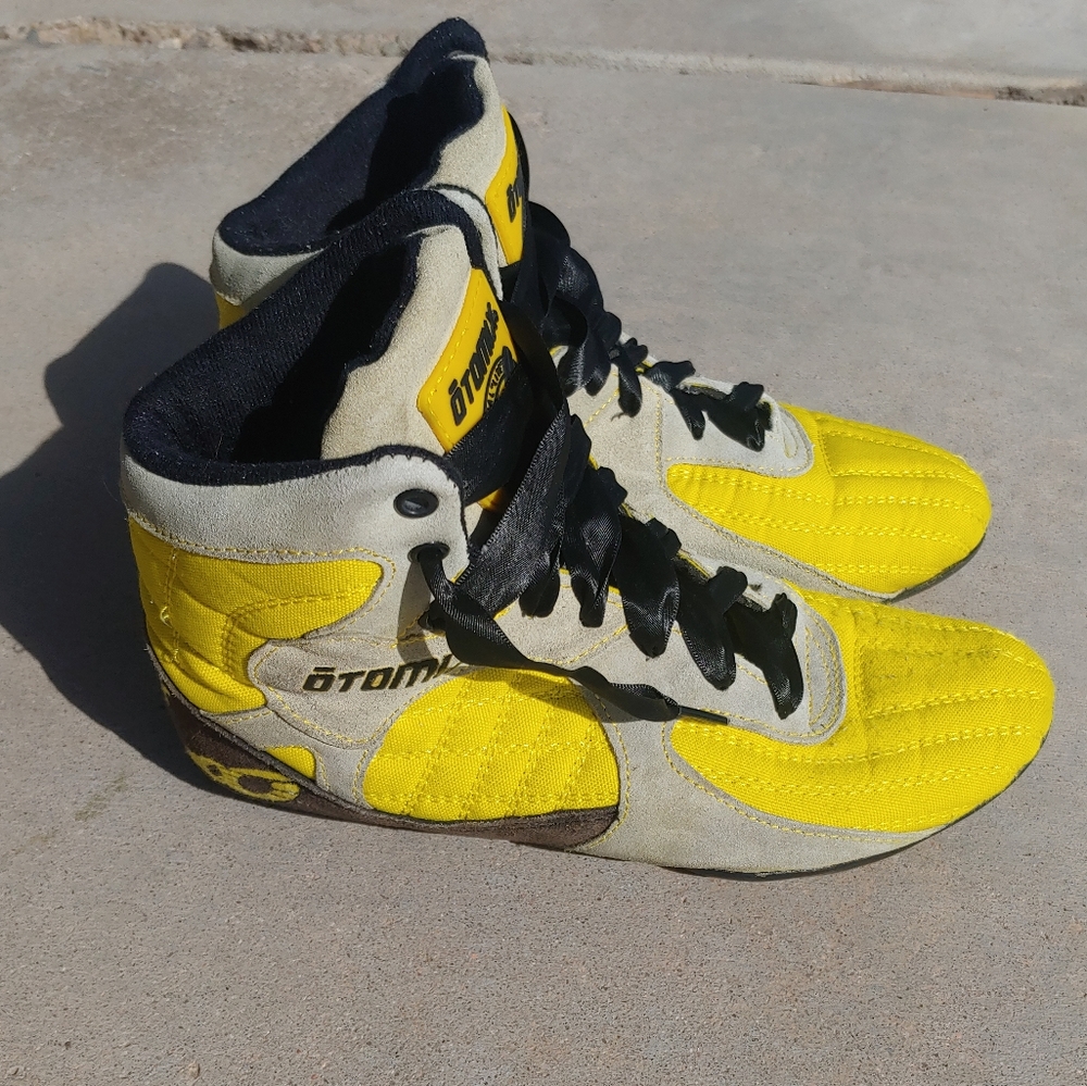 Otomix shoes, women's sz 9 yellow black satin laces MMA, Jiujitsu, squat, boxing